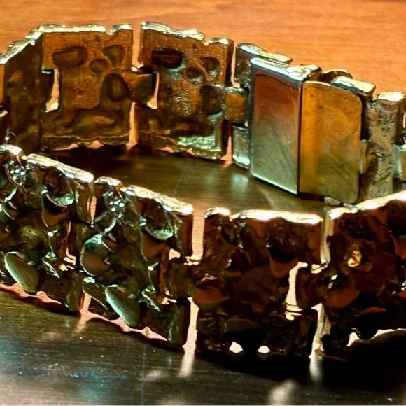 Gold Bracelet with Organic Stones and Textured Segments - Picture 5 of 11